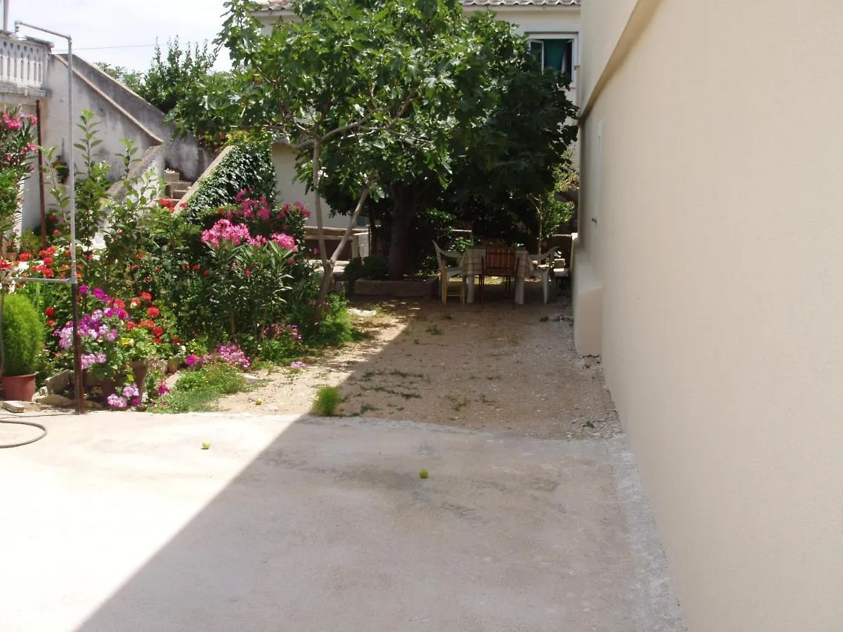 Apartments With A Parking Space Povljana, Pag - 228 0*, Povljana Croatia